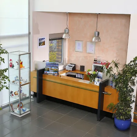 Vch格赖夫斯瓦尔德酒店 3*