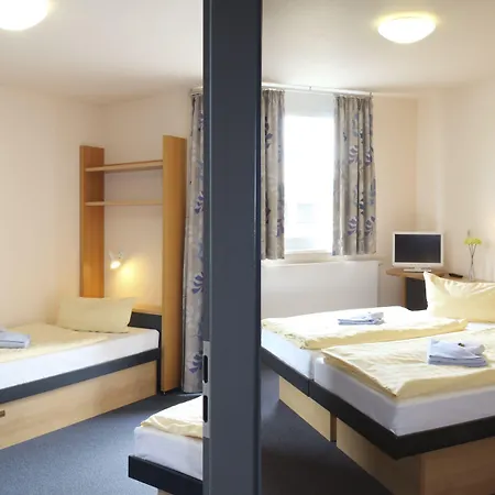 Vch格赖夫斯瓦尔德酒店 3* 格赖夫斯瓦尔德