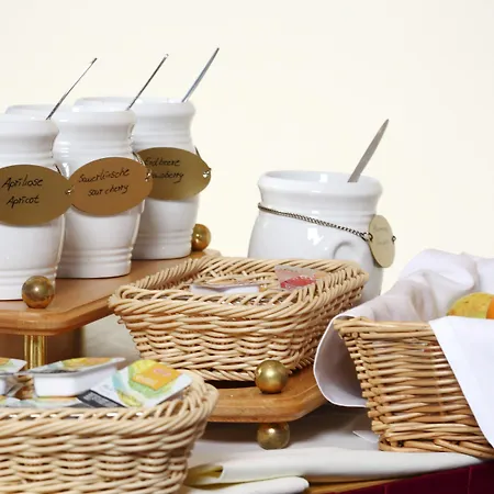 Vch格赖夫斯瓦尔德酒店 3* 格赖夫斯瓦尔德