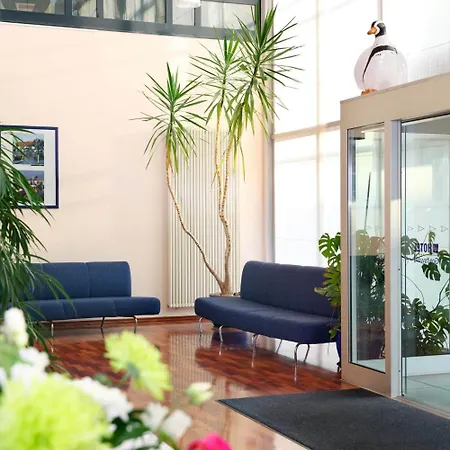 Vch格赖夫斯瓦尔德酒店 酒店