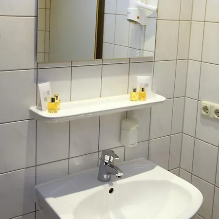 Vch格赖夫斯瓦尔德酒店 3*