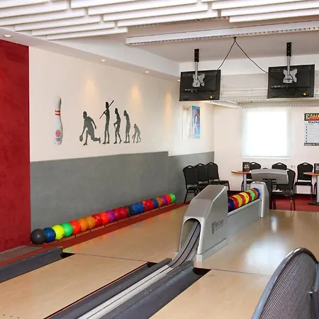 Vch格赖夫斯瓦尔德酒店 酒店